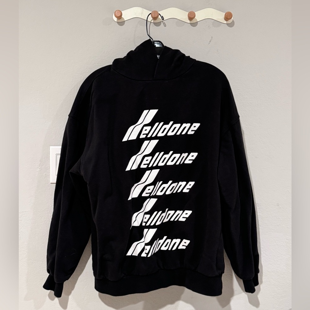 WELLDONE OVERSIZED HOODIE